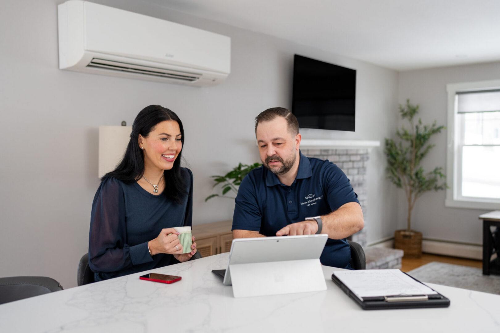 CLIENT/PROJECT: RIE, EE residential shoot 

JOB #:  106818

PO# 63427

Photographer:  Seamount

Shoot Dates:   Feb 19 &amp; 20, 2026

IMAGE RESOLUTION: HR jpg files

COST: $ 21,050.

IMAGE DESCRIPTION:  75 versatile photos, Shoot to take place at various locations throughout Rhode Island over the course

of 2 days.

PM REQUESTED: Ivy Page

USAGE: PO to Pennsylvania Power and Light – Rhode Island Energy 2/5/26 

Full digital/online use (all organic social media, digital paid advertising [Google, Meta, and other paid digital

platforms], website, email marketing)

Print &amp; OOH use (direct mail collateral and print, OOH)

Term length: 5 years

On Digital Assets /Pennsylvania Power and Light – Rhode Island Energy &amp; in EJJ # 106818