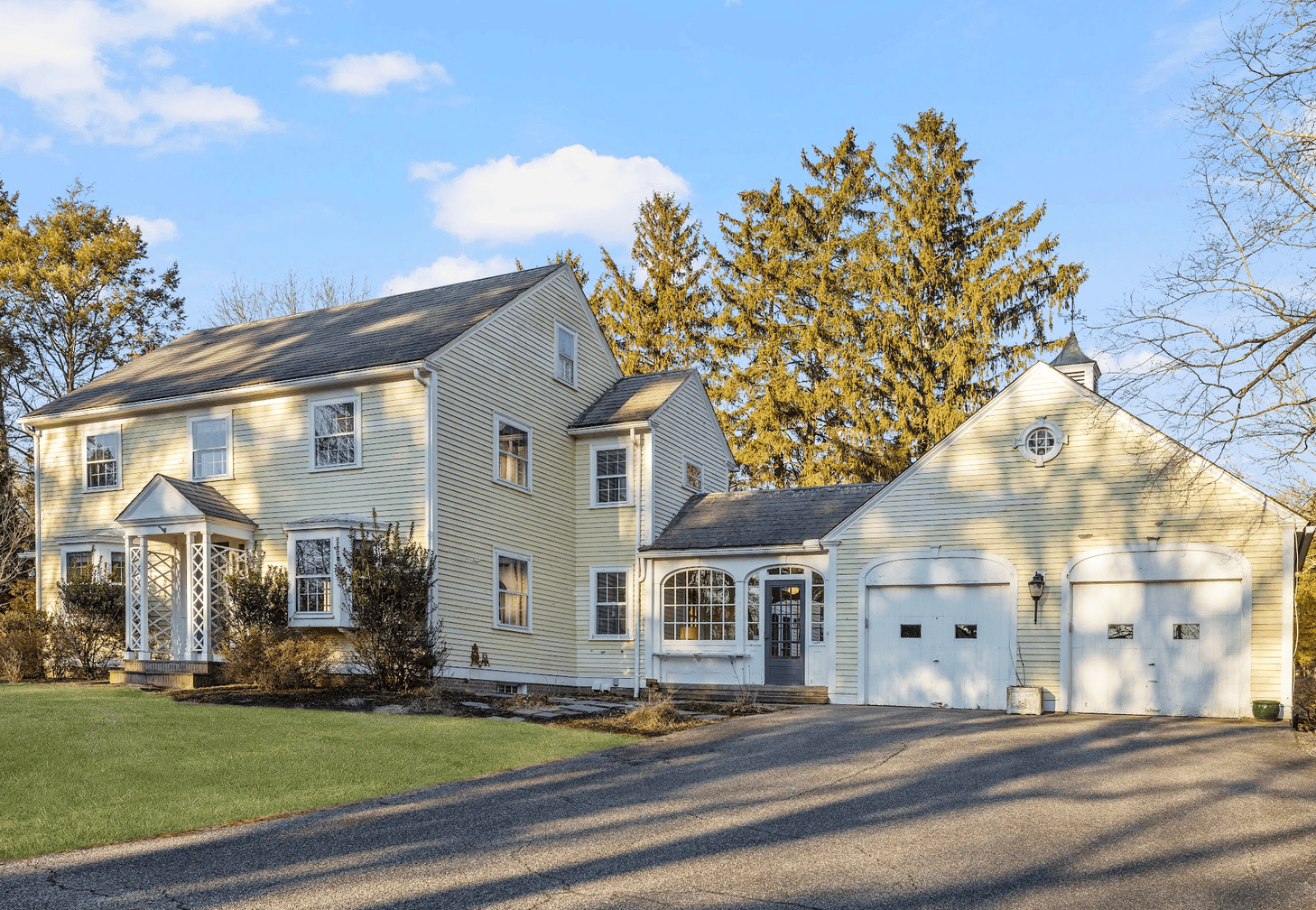 estate in lincon ri sells with compass realty