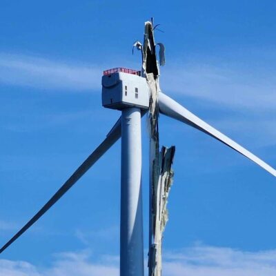 Damaged wind turbine blade and nacelle.