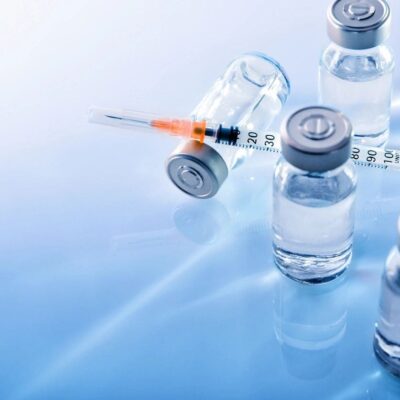 A group of syringes with a syringe in them.